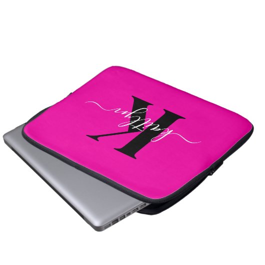 Modern Hot Pink Black Script Monogram Laptopschutzhülle (Vorne Knopf)