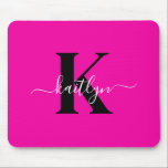 Modern Hot Pink Black Script Monogram Mousepad<br><div class="desc">Dieses schlichte,  elegante Mousepad in heiß rosa Farbe mit Ihrem Vornamen in einem trendigen,  weißen Schriftart,  der Ihren ersten Einstieg in einen modernen,  schwarzen Kappe-Schriftart prägt,  ist perfekt für Ihr Büro/Ihren Schreibtisch. Es ist stilvoll und trendig und dennoch sehr klassisch.</div>