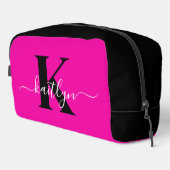 Modern Hot Pink Black Script Monogram Waschbeutel (Rechte Ecke)