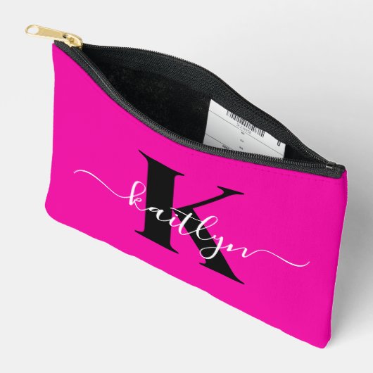Modern Hot Pink Black Script Monogram Zubehörtasche (Offen)