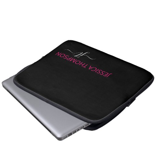 Modern Hot Pink Black Simple Script Monogram Name Laptopschutzhülle (Vorne Knopf)