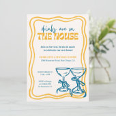 Modern Housewarming Party Drinks Are On the House Einladung (Stehend Vorderseite)