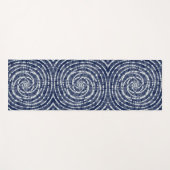 Modern Indigo Blue Spiral Muster Shibori Yogamatte (Vorderseite (Horizontal))