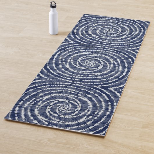 Modern Indigo Blue Spiral Muster Shibori Yogamatte (Beispiel)