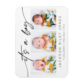 Modern ist es ein Baby Neugeborener 3 Foto Collage Magnet (Vertikal)