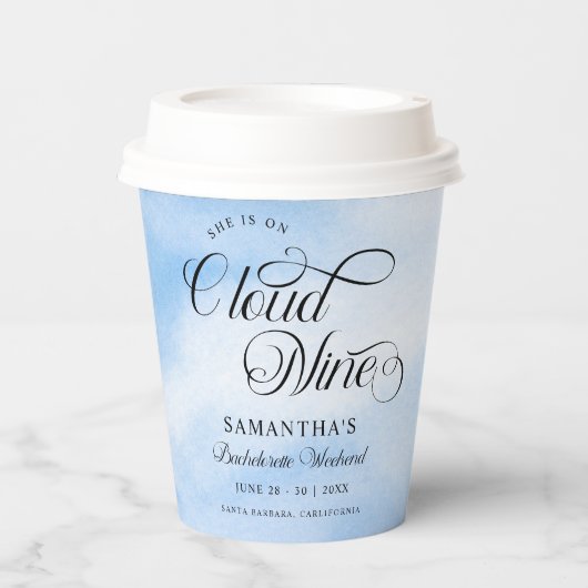 Modern ist sie auf Cloud 9 Bachelorette Wochenende Pappbecher (Vorderseite)