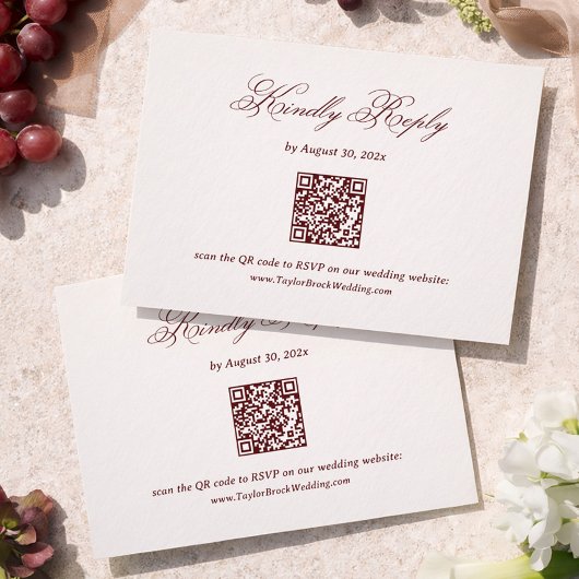Modern Ivory and Burgundy Wedding RSVP Qr Code Begleitkarte