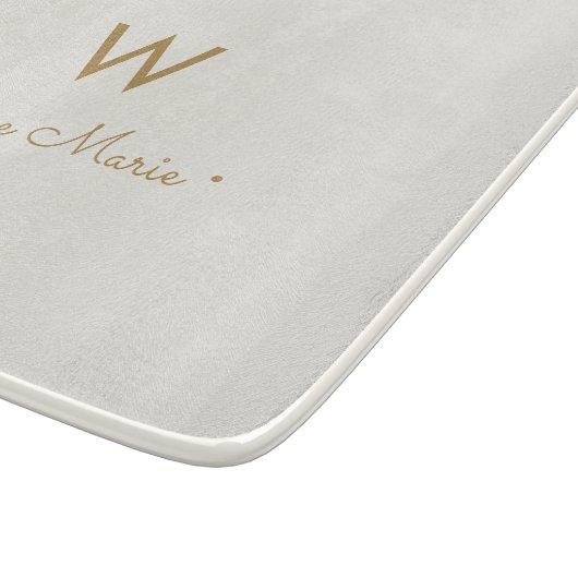 Modern Ivory Gold Script Monogram Schneidebrett (Ecke)