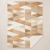 Modern Ivory Taupe Gray Tan Brown Triangle Muster Sherpadecke (Vorderseite)