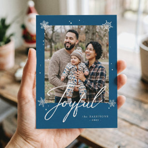 Modern Joyful Script Blue Winter Snowflakes Photo Feiertagskarte