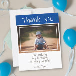 Modern Kids Foto Blue Birthday Vielen Dank<br><div class="desc">Modern Kids Foto Blue Birthday Danke Karte. Einfache flache Dankkarten für Kinder mit blauem und weißem Hintergrund,  danke Text und Ihre Nachricht und Ihren Namen. Personalisieren Sie mit Ihrem Lieblings-Foto von Geburtstagsmädchen oder -jungen. Vielen Dank an Ihre Freunde und Familie für ihre Geschenke und Wünsche.</div>