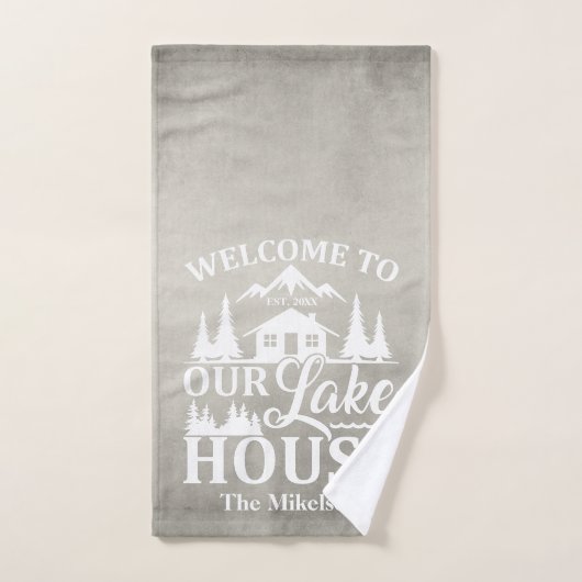 Modern Lake House Familienname Badhandtuch Set (Handtuch)