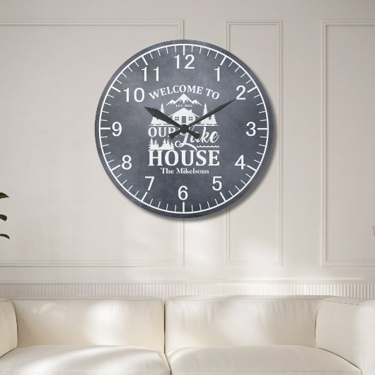 Modern Lake House Familienname Große Wanduhr