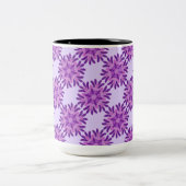 Modern Lavender & Purple Daisy Floral Zweifarbige Tasse (Mittel)
