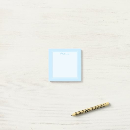 Modern Light Blue White Border Script Post-it Klebezettel (Auf Schreibtisch)