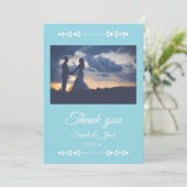 Modern Light Blue & White Flat Thank You Card Dankeskarte (Stehend Vorderseite)