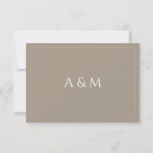 Modern light brown minimalist wedding RSVP karte (Rückseite)