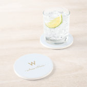 Modern Light Dusty Blue Gold Script Monogram Getränkeuntersetzer (Seite)