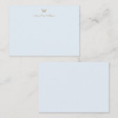 Modern Light Dusty Blue Gold Script Monogram Mitteilungskarte (Vorne/Hinten)