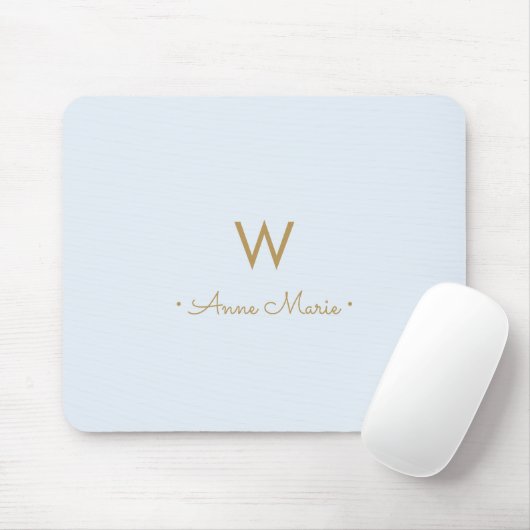 Modern Light Dusty Blue Gold Script Monogram Mousepad (Mit Mouse)
