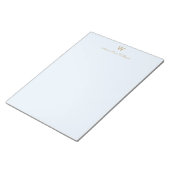 Modern Light Dusty Blue Gold Script Monogram Notizblock (angewinkelt)
