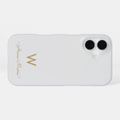 Modern Light Gray Gold Script Monogram iPhone 16 Hülle (Rückseite (Horizontal))