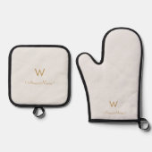 Modern Light Gray Gold Script Monogram Ofenhandschuh & Topflappen-Set (Vorderseite)