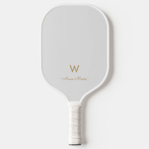 Modern Light Gray Gold Script Monogram Pickleball Schläger