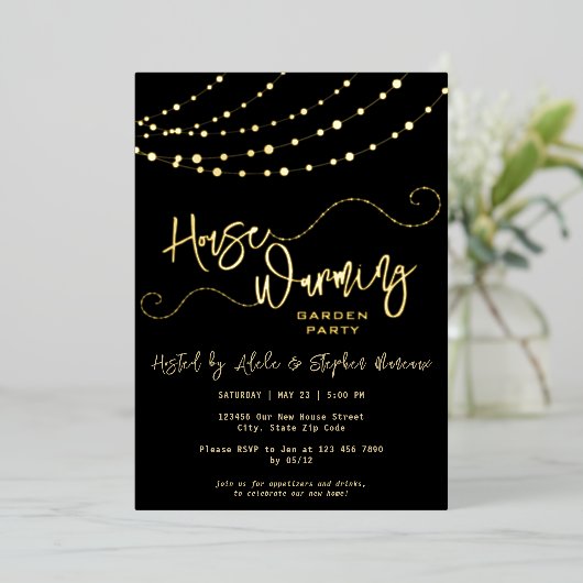 Modern Light String Script Housewarming Party Gold Folieneinladung (Stehend vorne)