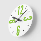 Modern lime green and black large numbers runde wanduhr (Winkel)