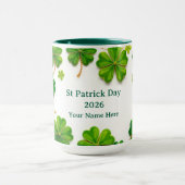 Modern Lucky Green Shamrock Gold Trimmed Tasse (Zentrum)