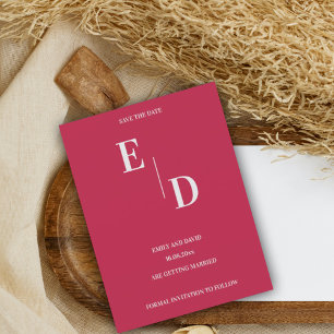 Modern Magenta Hochzeit Monogramm Merken Sie sich Ankündigungspostkarte