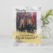 Modern Marble Gold Stroke Bridesmaid Vorschlag Car Einladung (Stehend Vorderseite)