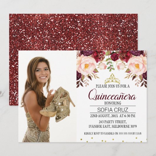 Modern Maroon Floral Foto Quinceañera Einladung (Vorne/Hinten)