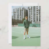 Modern Maroon Sporty Stripes Graduation Party Einladung (Rückseite)