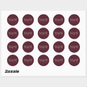 Modern Marsala Burgundy Gold Bride Groom Monogram Runder Aufkleber (Blatt)