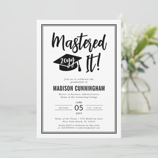 Modern Mastered It Master's Degree Graduation  Einladung (Stehend Vorderseite)
