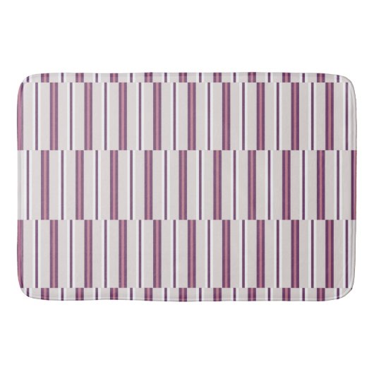 Modern Mauve and Plum Stripe Badematte (Vorderseite)
