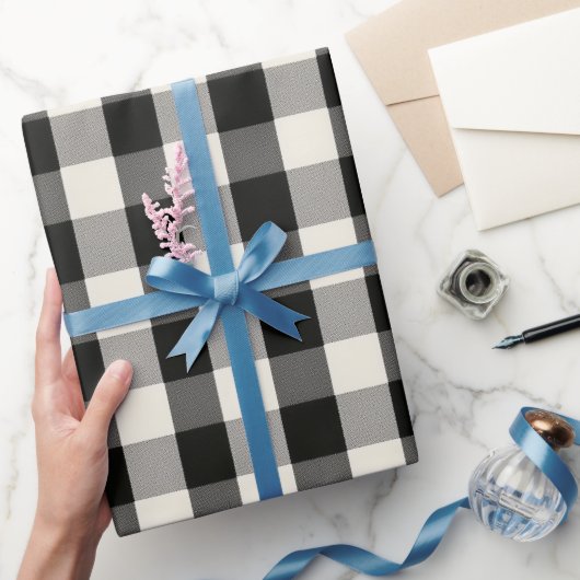 Modern Minimal Black White Gingham Plaid Pattern Geschenkpapier (Schenken)