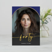 Modern Minimal Blue Arch Fortieth Birthday Folieneinladung (Stehend vorne)