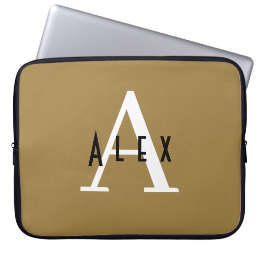 Modern Minimal Bronze Initial + Name Monogram Laptopschutzhülle (Vorderseite)