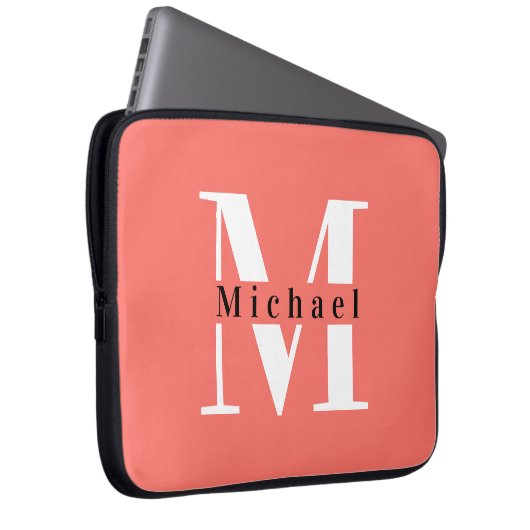 Modern Minimal Coral Initial + Name Monogram Laptopschutzhülle (Vorne Rechts)