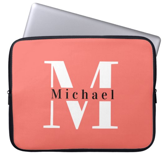 Modern Minimal Coral Initial + Name Monogram Laptopschutzhülle (Vorderseite)