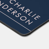 Modern minimal dark blue and pink custom name schreibtischunterlage (Ecke)