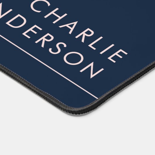 Modern minimal dark blue and pink custom name schreibtischunterlage (Ecke)