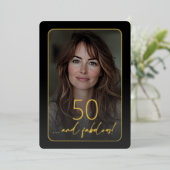 Modern Minimal Fifty Fabulous Photo Black Birthday Folieneinladung (Stehend vorne)