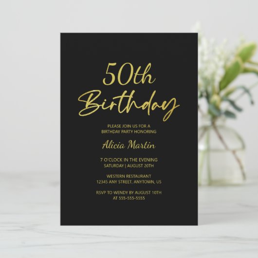 Modern & Minimal Gold Typografie Black Birthday Einladung (Stehend Vorderseite)