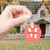 Modern Minimal Initial + Name Coral Monogram Schlüsselanhänger