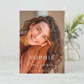 Modern Minimal Photo Graduation Announcement Einladung (Stehend Vorderseite)