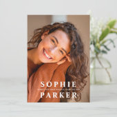 Modern Minimal Photo Graduation Announcement Einladung (Stehend Vorderseite)